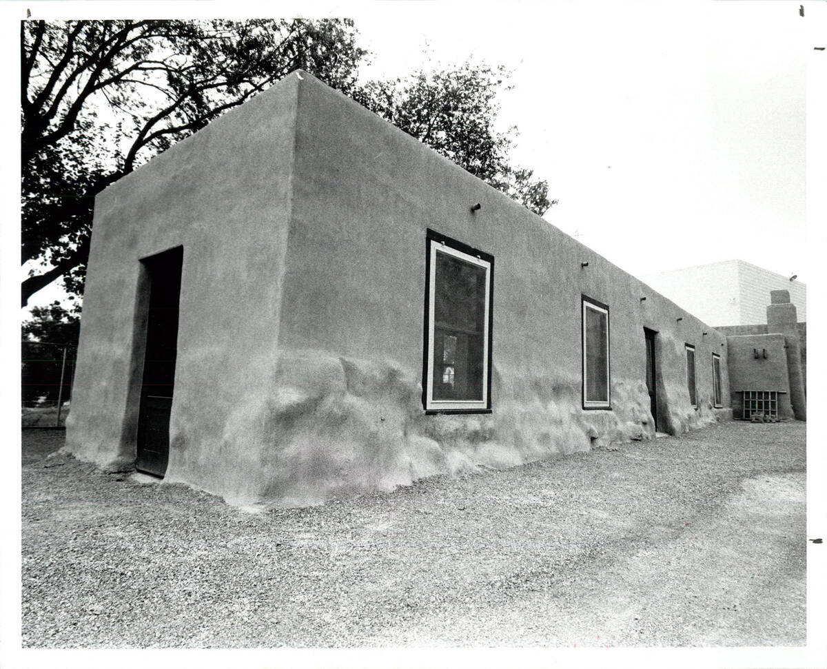 LAS VEGAS REVIEW-JOURNAL MAY 15, 1981 Outside of old Mormon Fort (GARY THOMPSON/LAS VEGAS RE ...