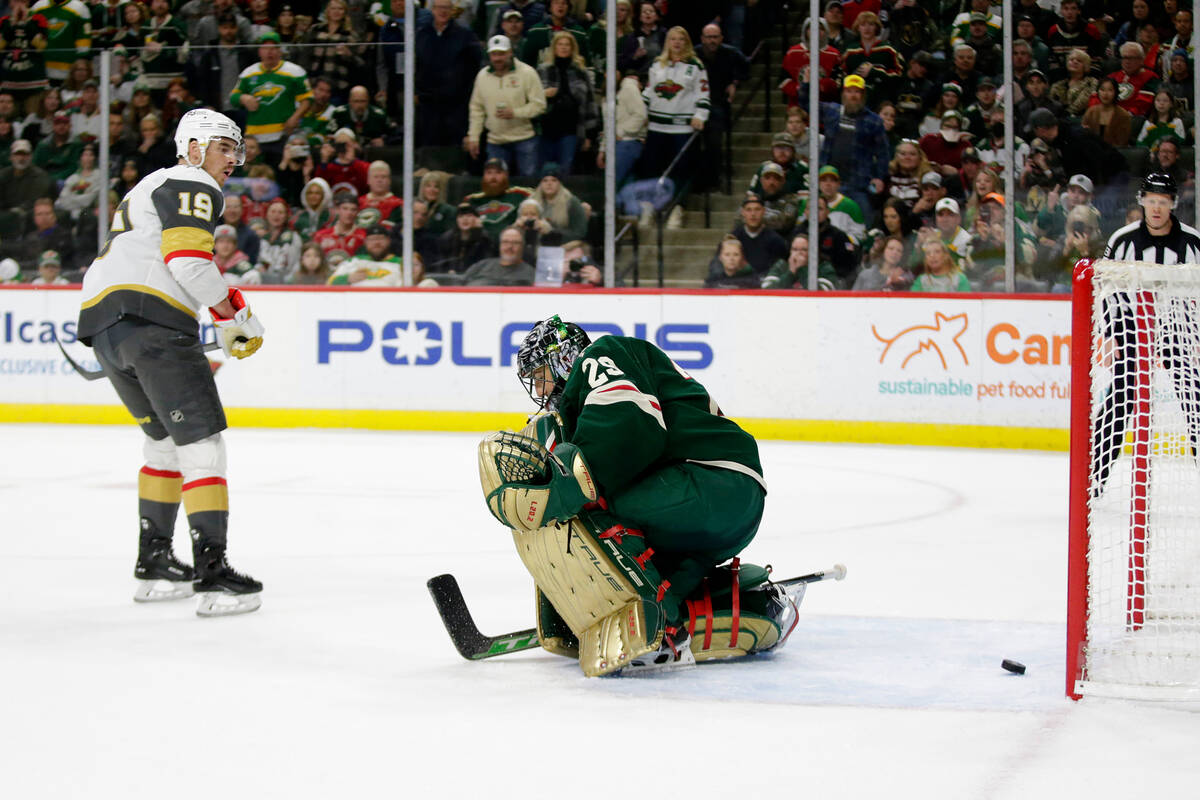 Vegas Golden Knights right wing Reilly Smith (19) scores a goal on a penalty shot against Minne ...