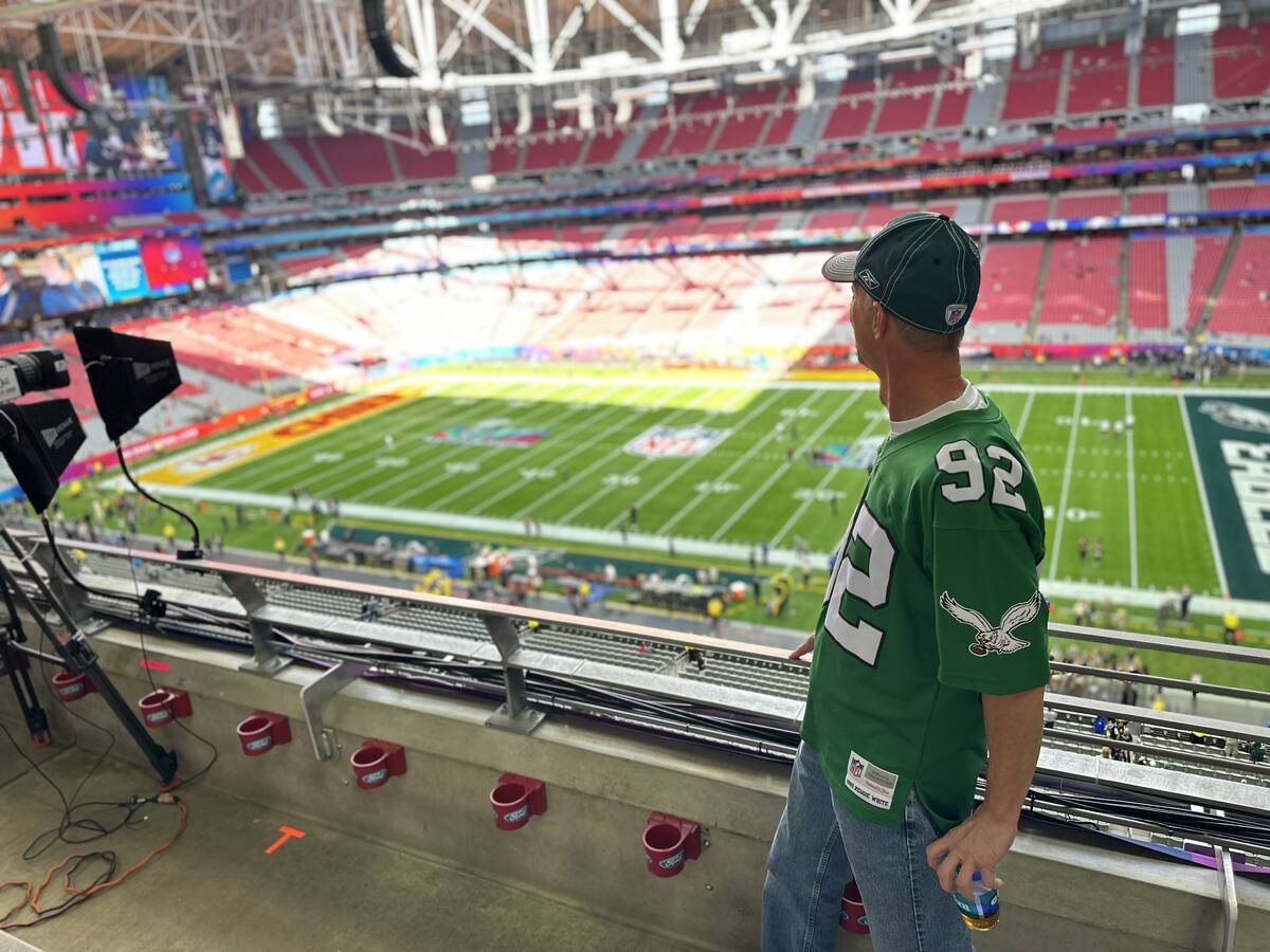 Fans say nosebleed seats at Super Bowl worth the expense