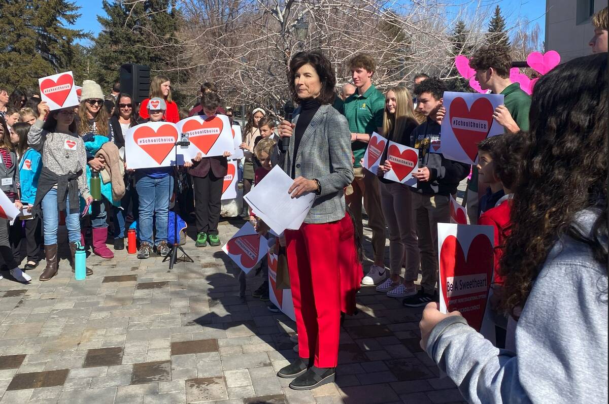 Advokat, orang tua berkumpul di Carson City untuk pilihan sekolah