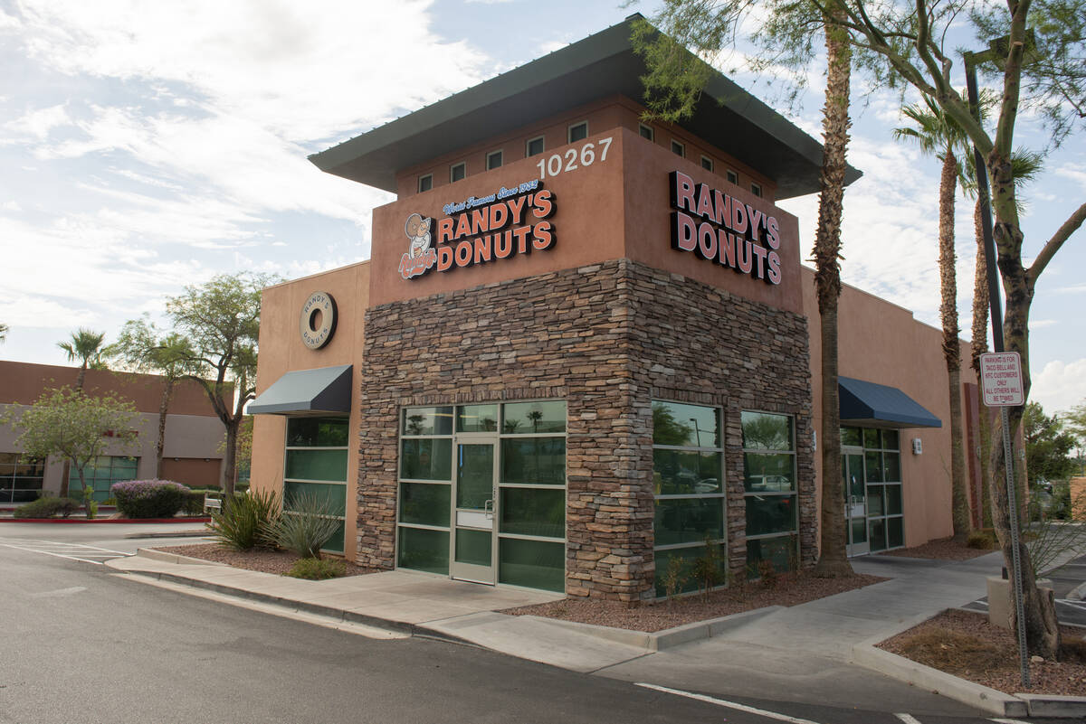 Randy's Donuts on West Charleston Boulevard in Summerlin is the third Randy's to open in Las Ve ...