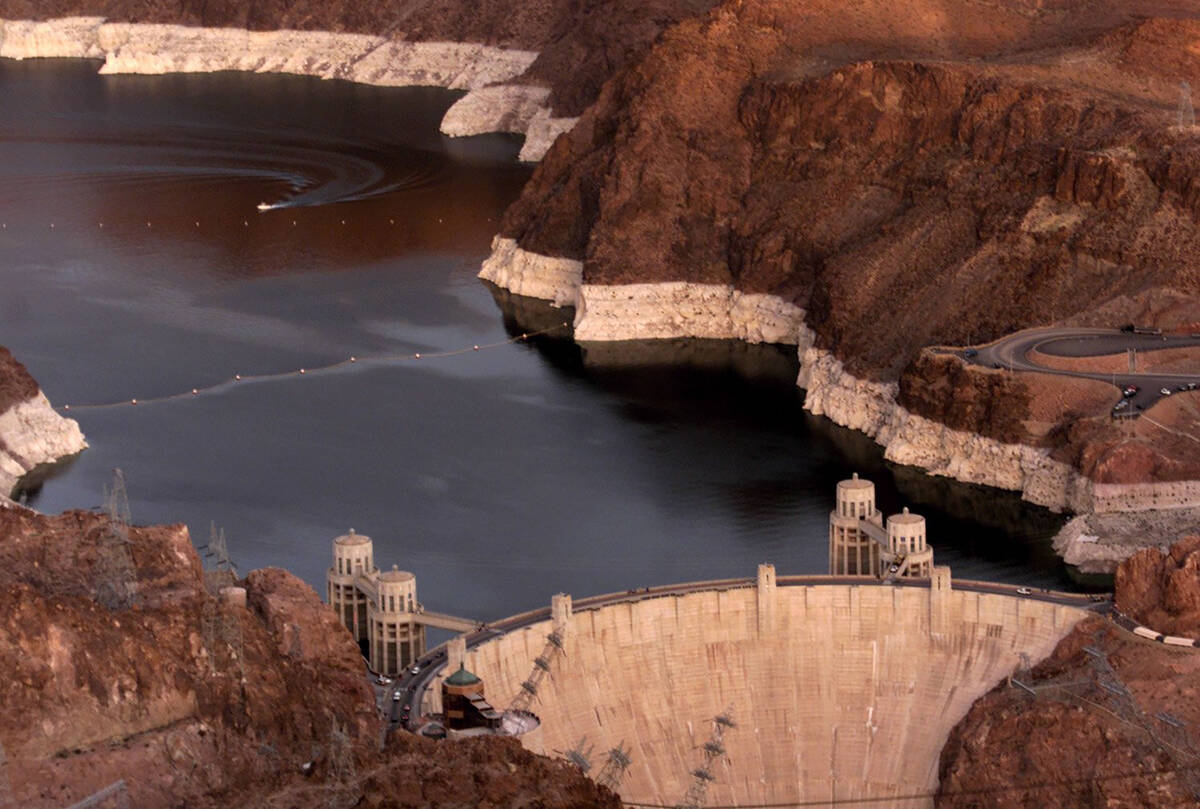 The water level at Lake Mead in 2002. (Review-Journal file)