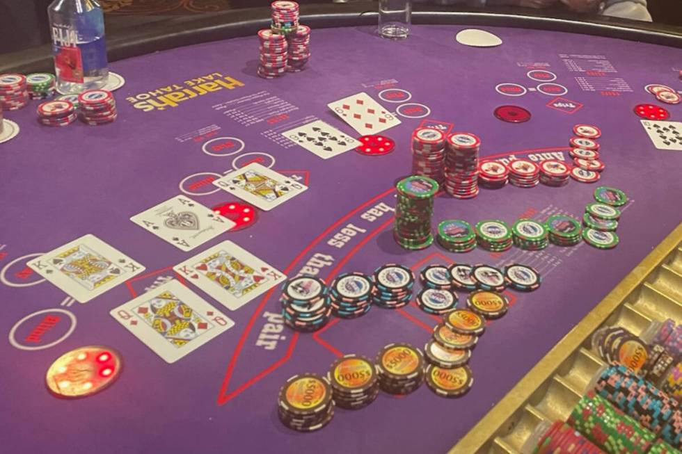 Joel Sandoval dari Fairfield, California memenangkan $143.042 setelah mencapai royal flush progresif ya…