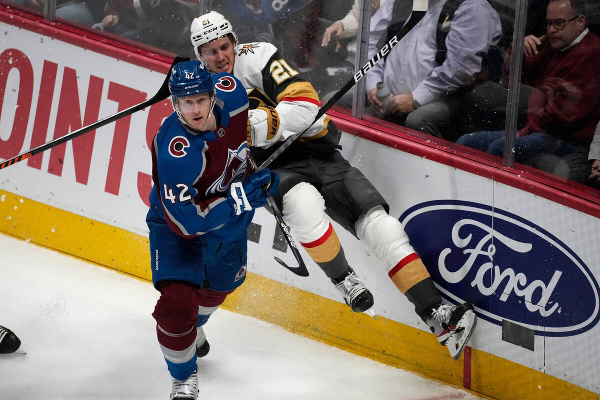Golden Knights ditutup oleh Alexander Georgiev, Longsor