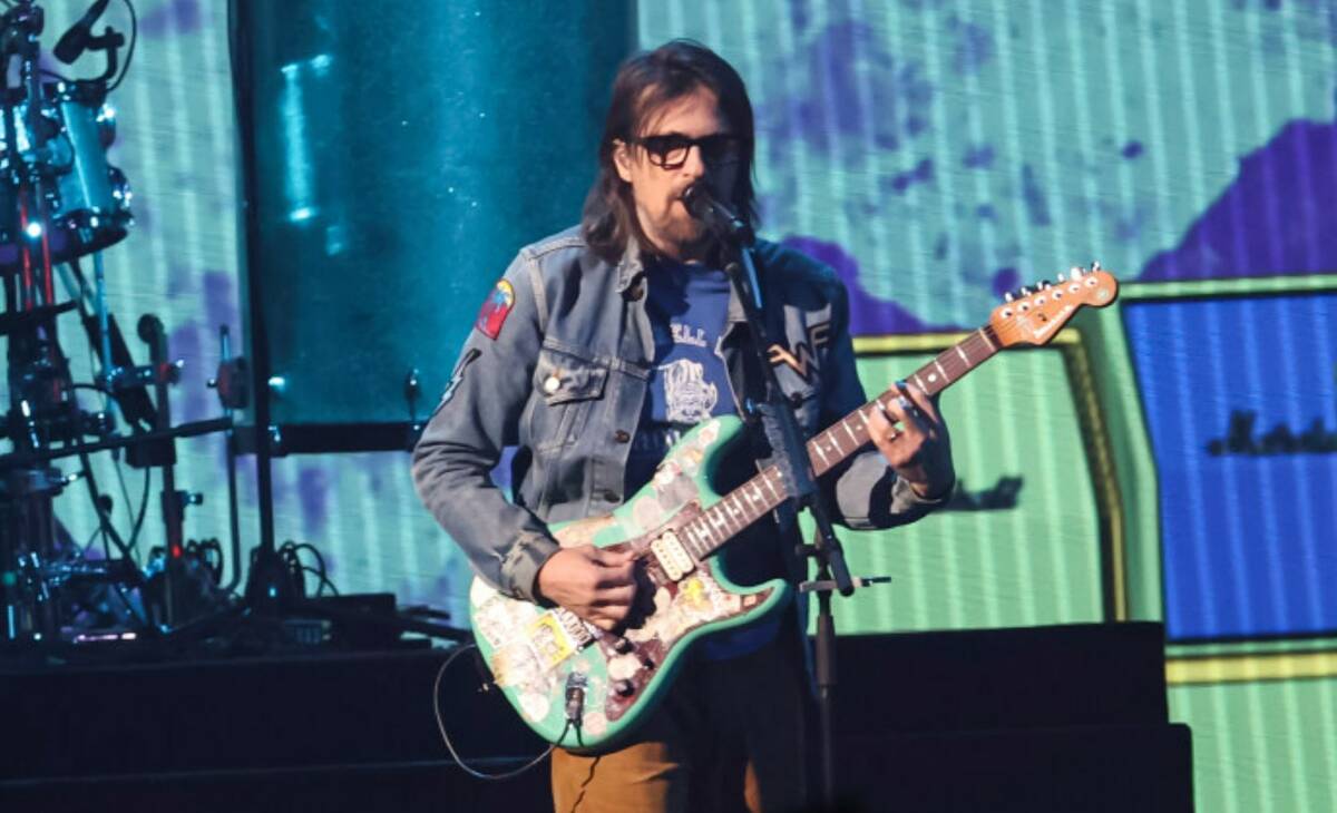 Weezer's road trip to pit stop on the Strip | Las Vegas Review-Journal