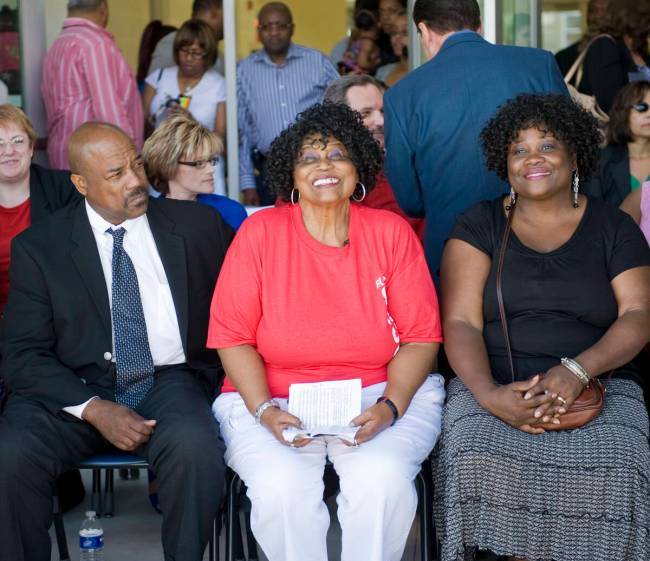 JERRY HENKEL/LAS VEGAS REVIEW-JOURNAL Ruby Duncan, center, sits with her children, attorney Da ...