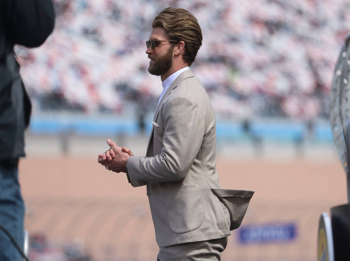 Bryce Harper gives command to start engines at Pennzoil 400 NASCAR