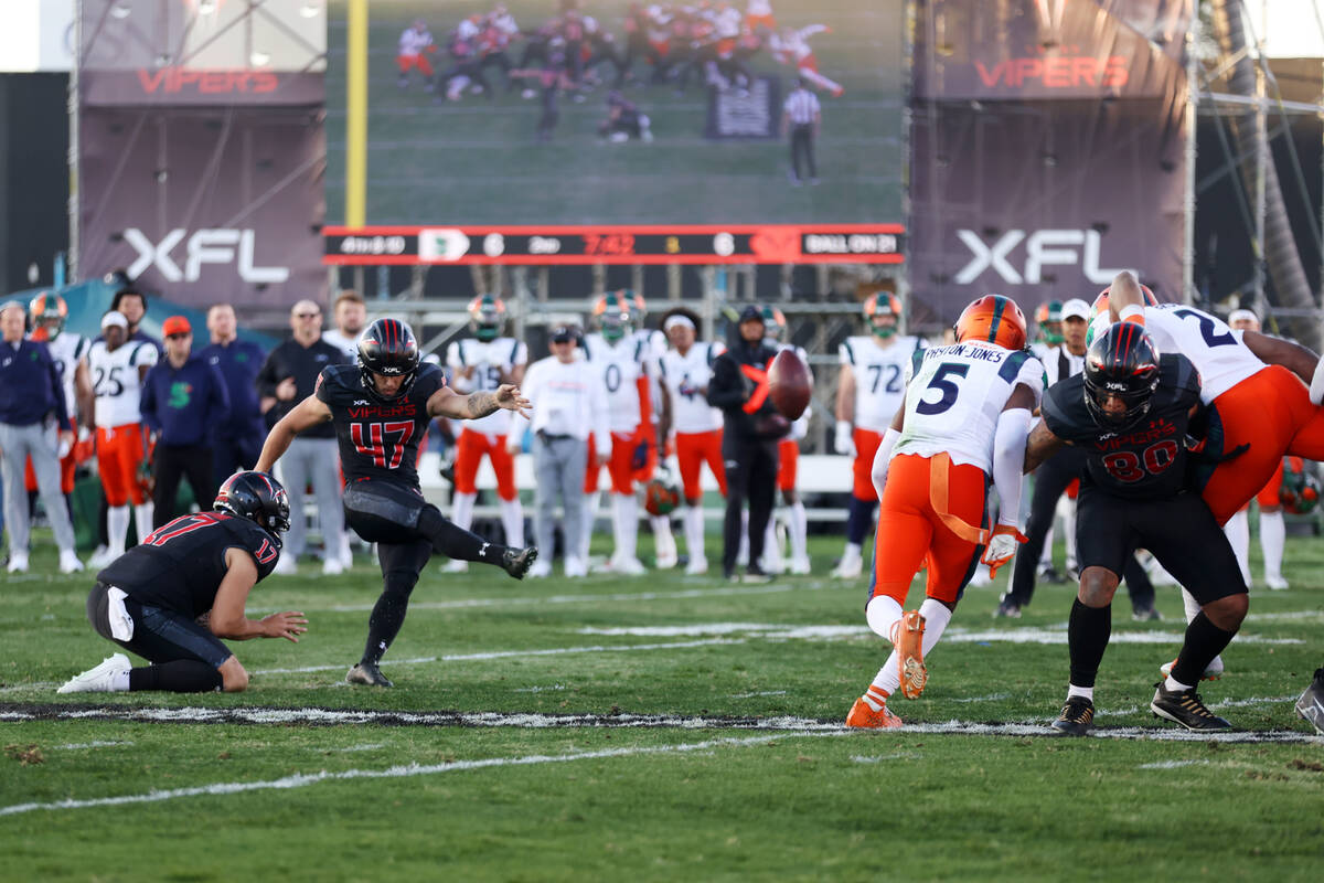 Vegas Vipers kicker Bailey Giffen (47) kicks a field goal for a score during the first half of ...