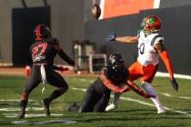 Vegas Vipers defensive back Deontay Anderson (9) and defensive back Nijuel Hill #27 defend a pa ...