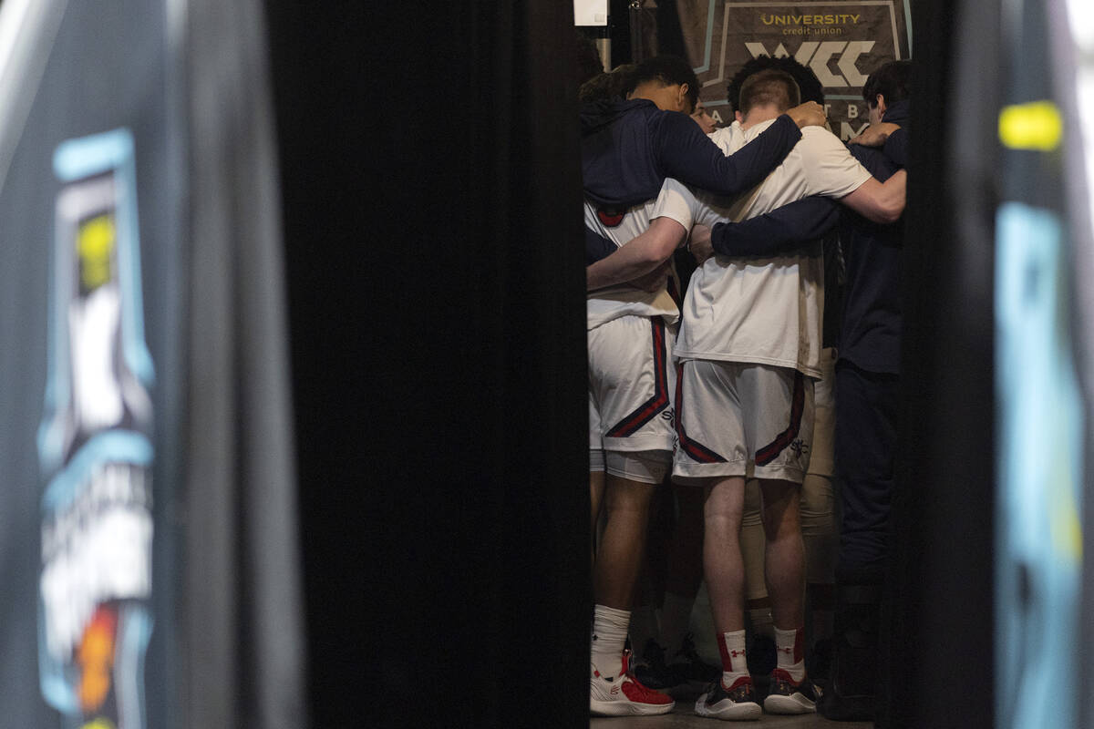 No. 22 Saint Mary's bounces back from loss, thumps San Diego