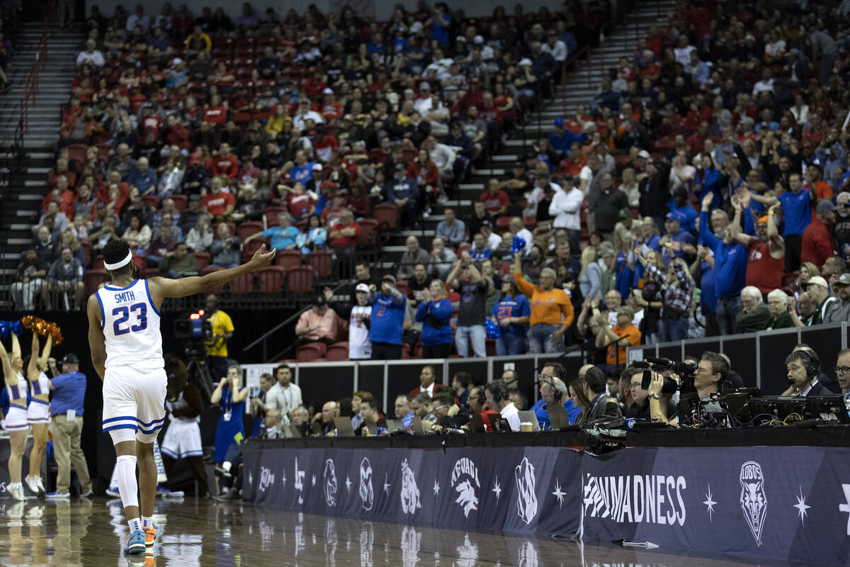 Boise State Broncos forward Naje Smith (23) gestures to the crowd during the final seconds of o ...