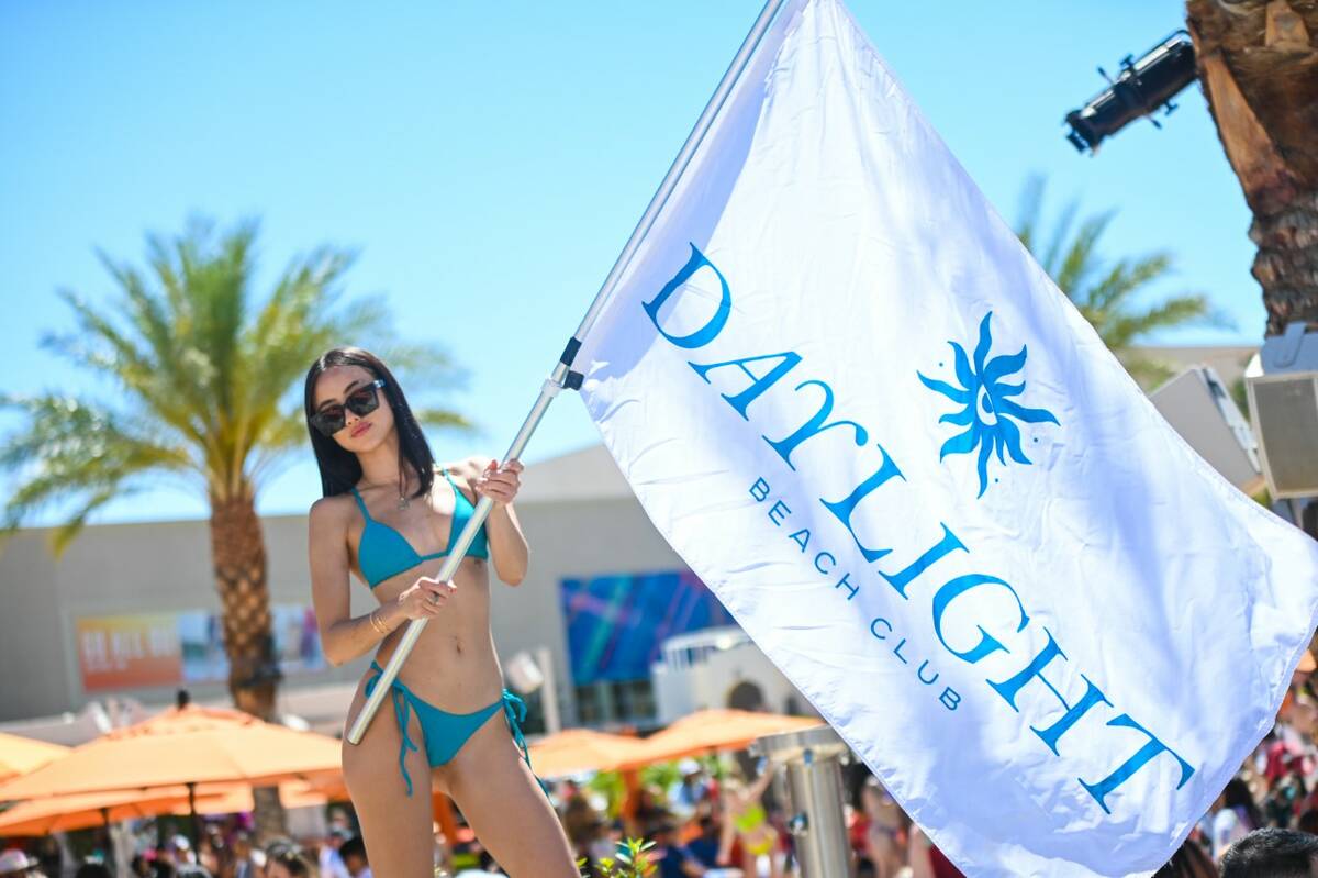 Guide to Spring Break in Vegas: Pool Party Season