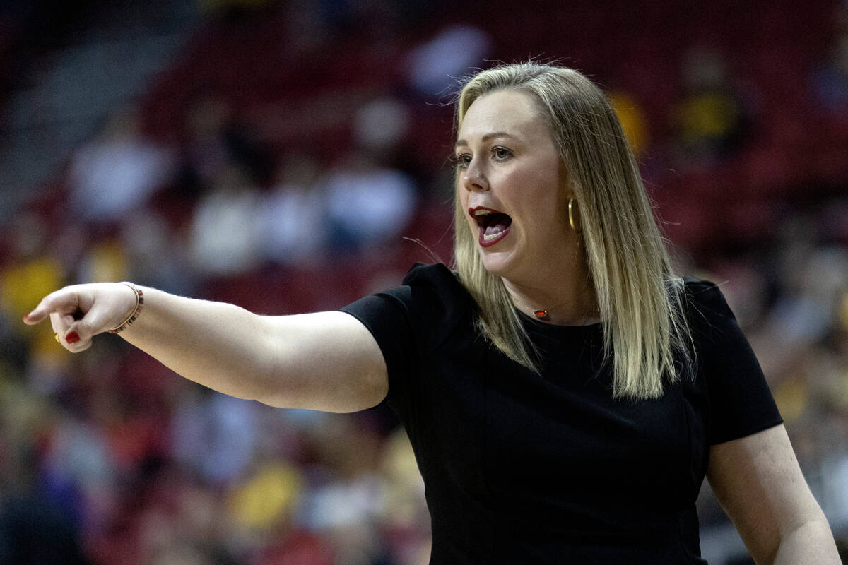 UNLV Lady Rebels head coach Lindy La Rocque shouts from the sidelines during the second half of ...