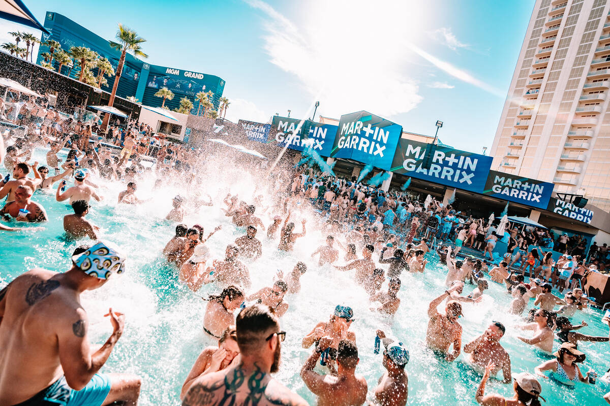 Wet Republic announces opening date and initial 2018 pool party schedule –  Electronic Vegas