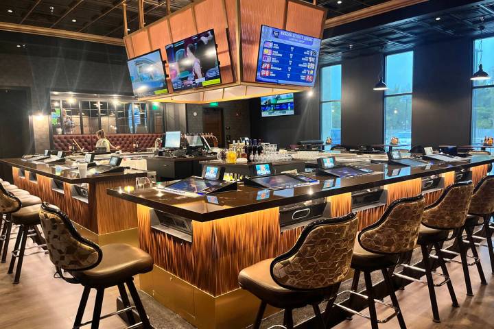 Village Pub has opened its 15th location in the Las Vegas Valley in the Southern Highlands. (Fa ...