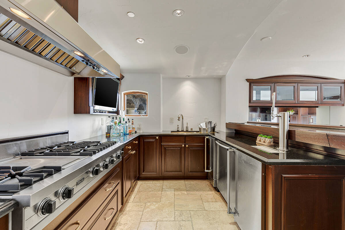 Lake Las Vegas mansion kitchen. (Salomon Investments)