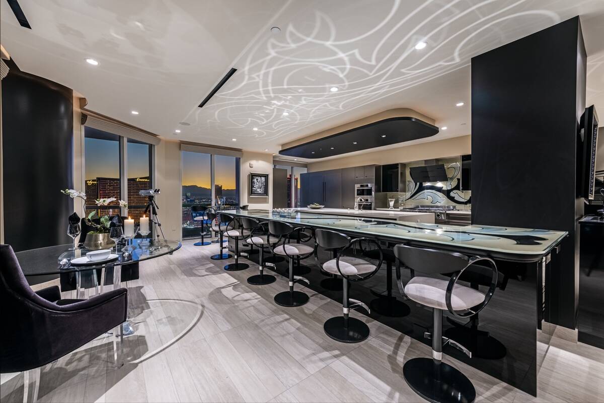 Turnberry Place penthouse. (Award Realty)