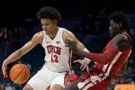 UNLV’s starting center hits transfer portal