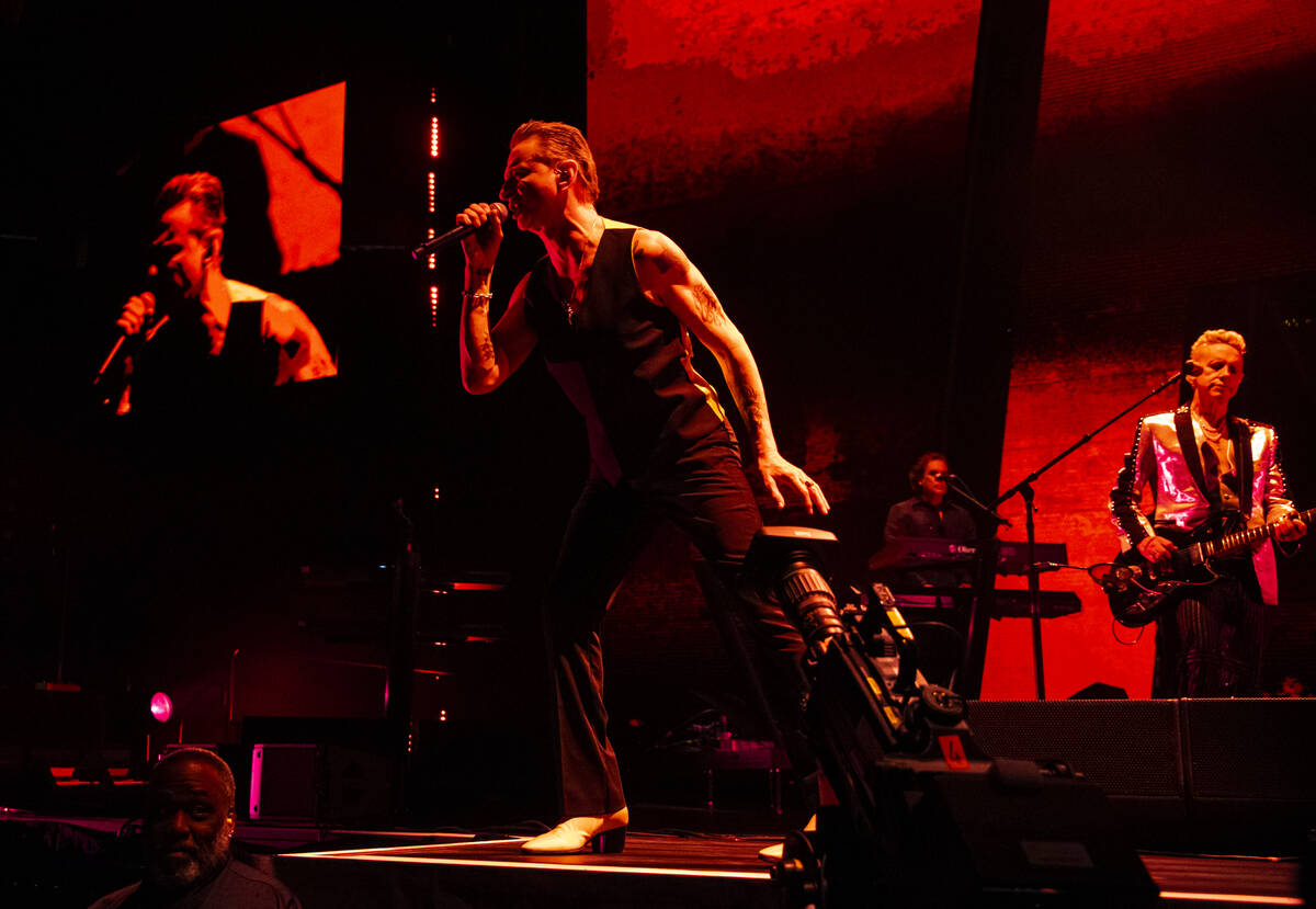 Depeche Mode plays Las Vegas Strip show — PHOTOS Las Vegas ReviewJournal