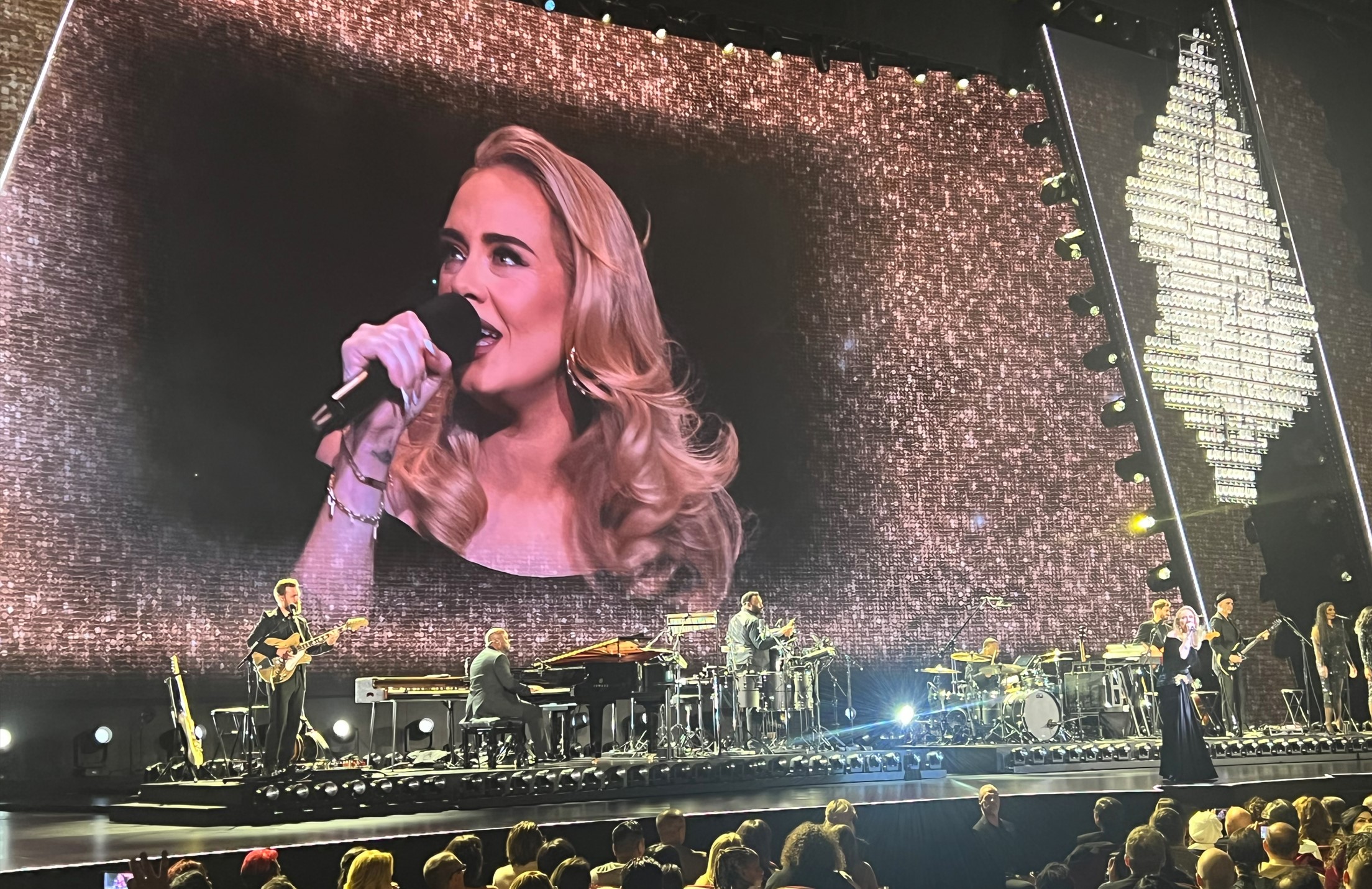 Adele Mengumumkan 34 Film Konser Las Vegas Strip Baru