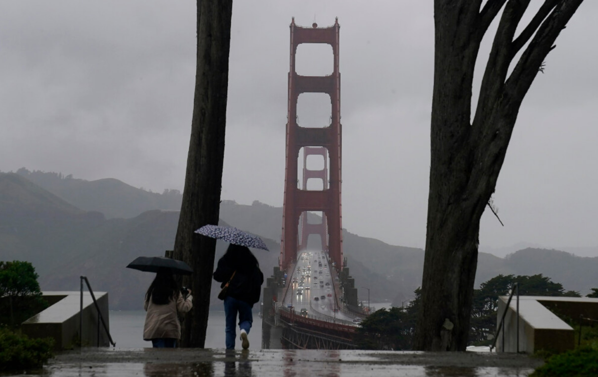 ‘Pineapple Express’ membelah California saat ketakutan akan banjir meningkat