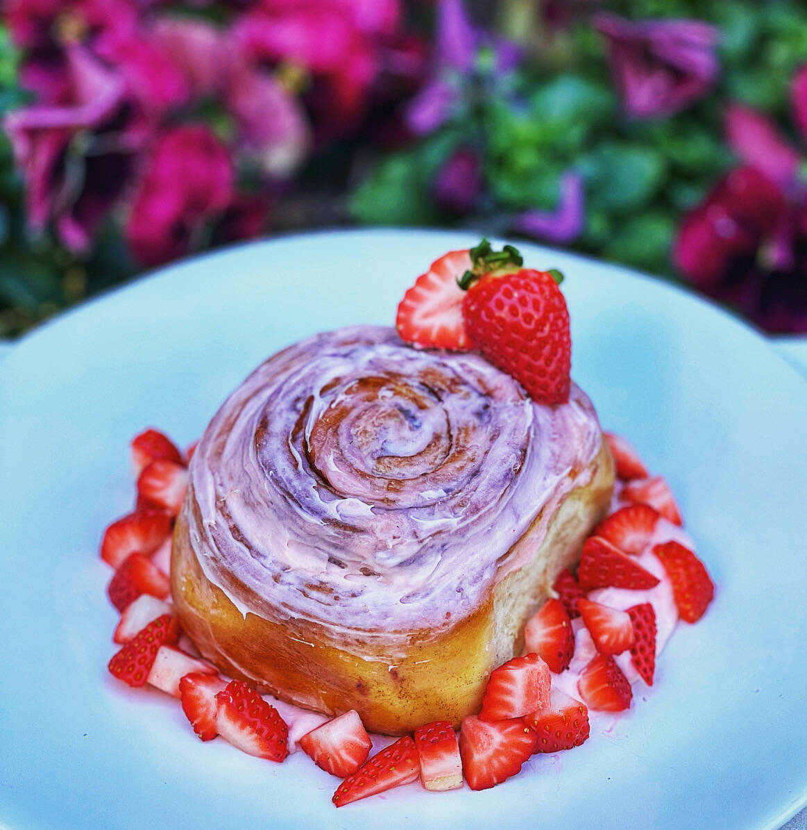 A fresas con crema cinnamon roll for Easter Sunday brunch 2023 at Chica in The Venetian on the ...