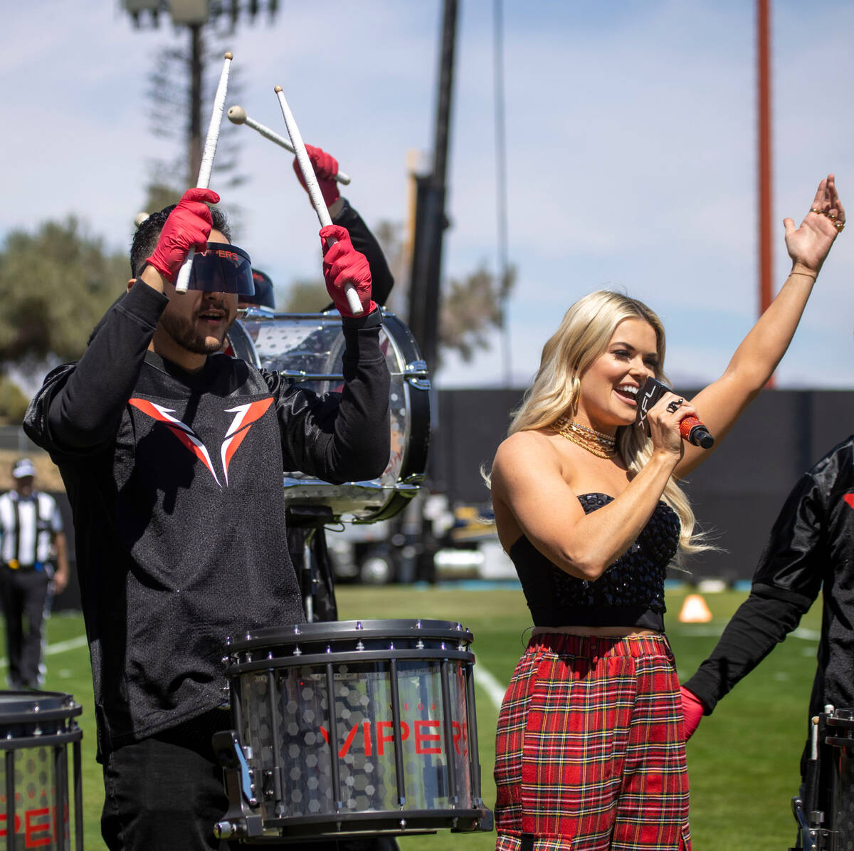Vegas Vipers host Jennifer Stehlin pumps up the crowd with the Drumbots during the first half o ...