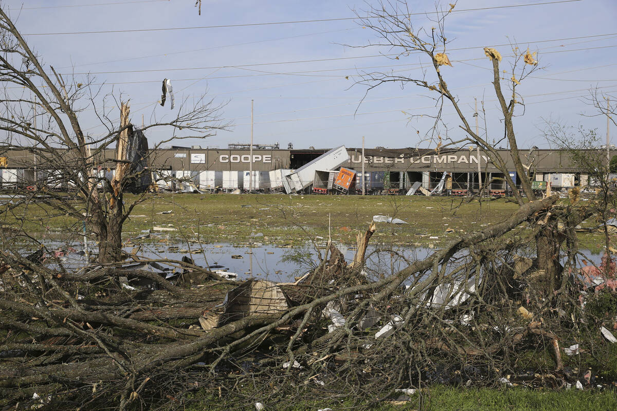 Tornado membunuh sedikitnya 21 orang di South, Midwest