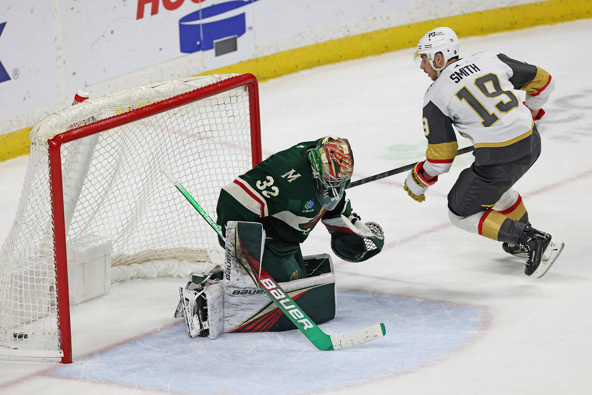 Vegas Golden Knights right wing Reilly Smith (19) scores the winning goal in a shootout against ...
