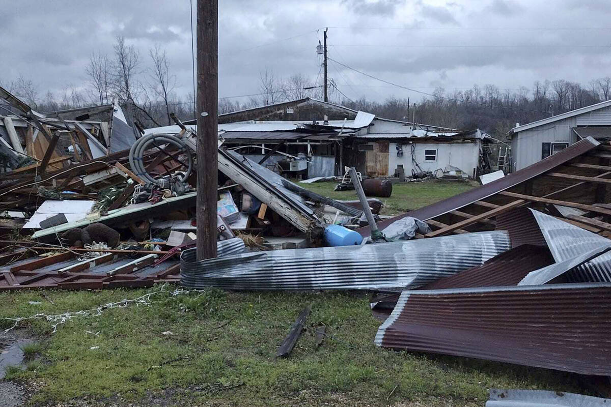 Tornado Missouri membunuh beberapa orang, mendatangkan malapetaka