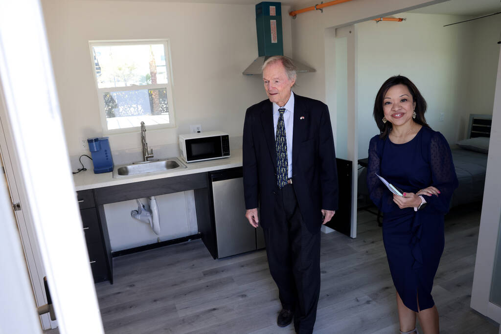 Stephen Peck, left, president of U.S. Vets, and Shalimar Cabrera, executive director of U.S. Ve ...