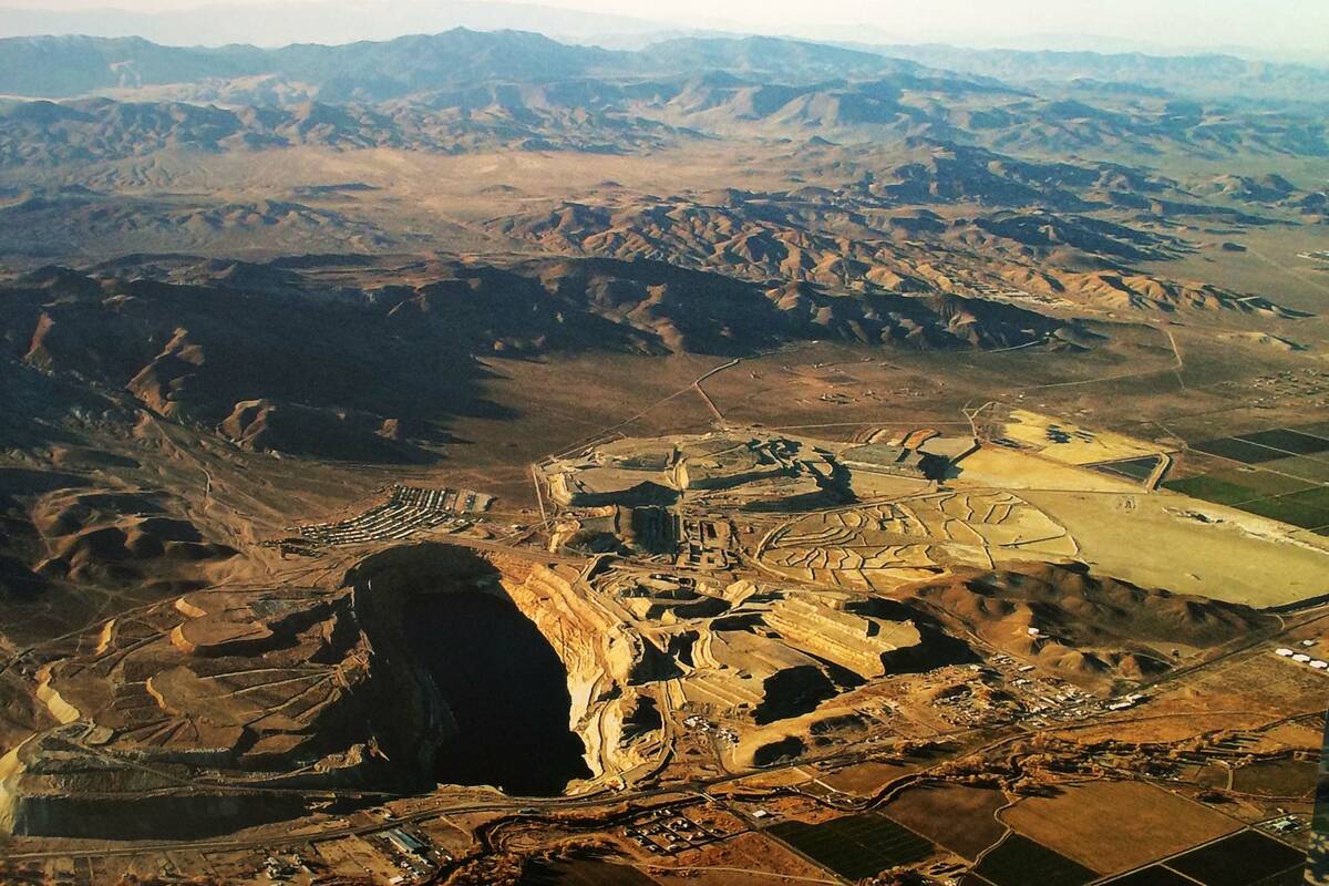 Bill akan mengamanatkan pengisian danau pit yang ditinggalkan oleh operasi penambangan