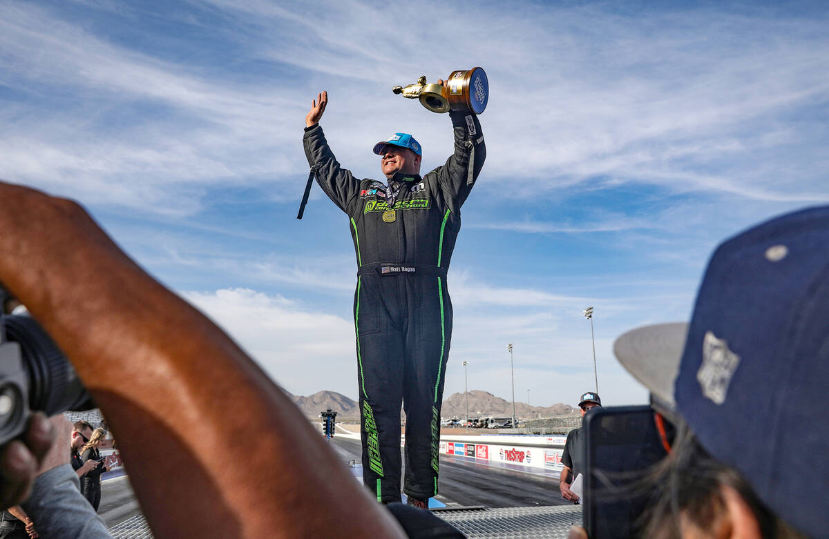 Tim Tony Stewart Racing mencuri perhatian di NHRA di Las Vegas