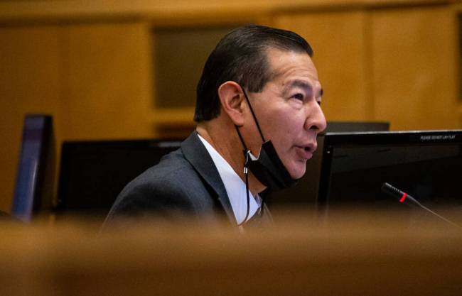 Manajer Kota Las Vegas Jorge Cervantes berbicara selama pertemuan Dewan Kota Las Vegas di Las Ve...
