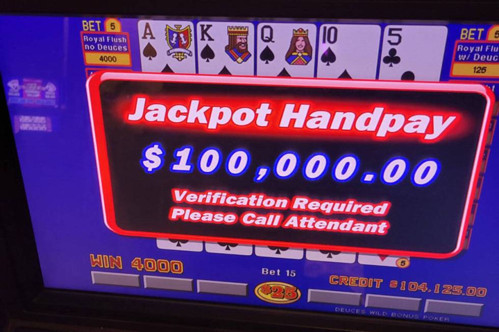 Seorang pemain video poker memenangkan jackpot $100.000 Sabtu, 22 April 2023 di Caesars Palace di L ...