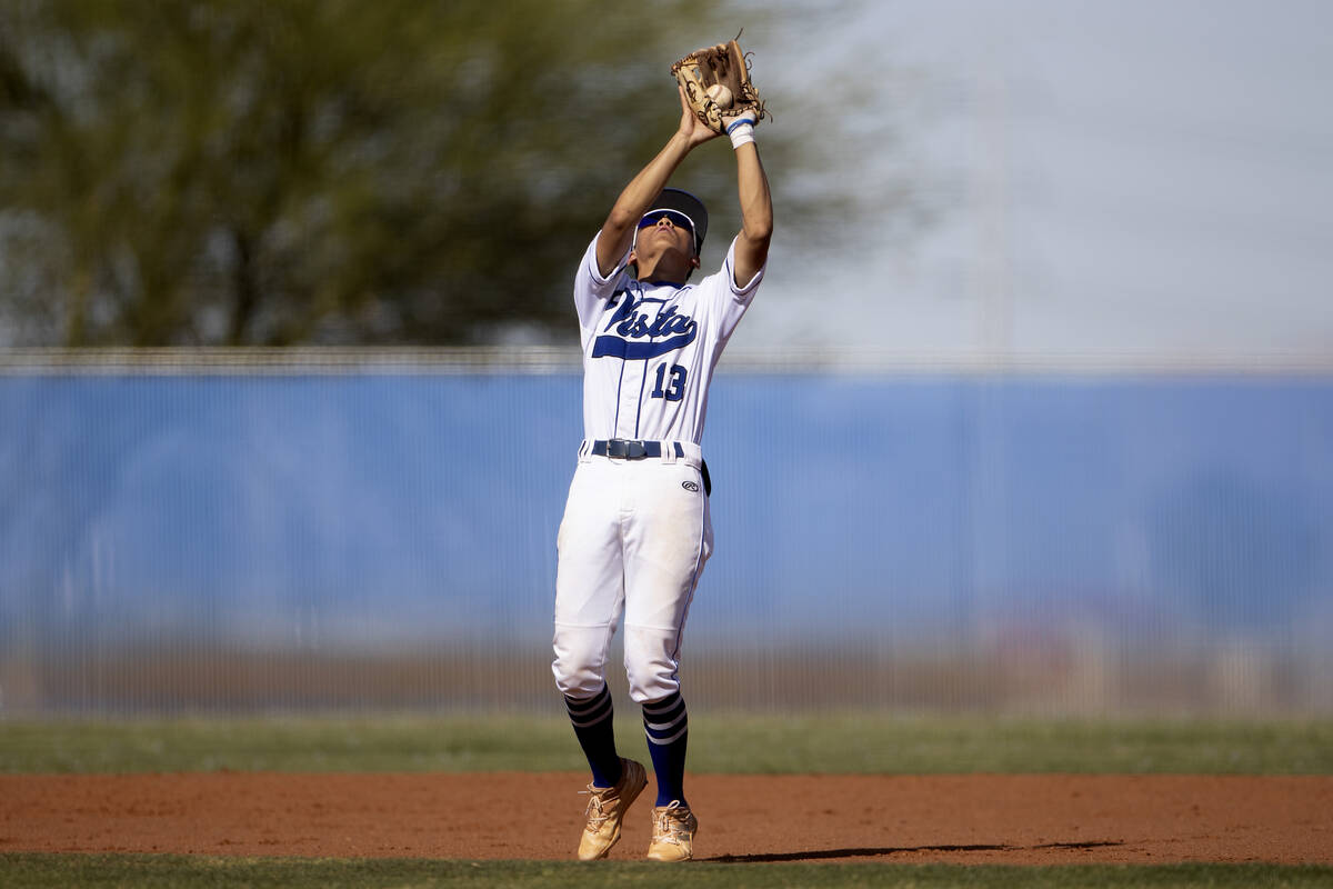 Sierra Vista’s Ethan Villa catches for an out on Shadow Ridge during a Class 4A high sch ...