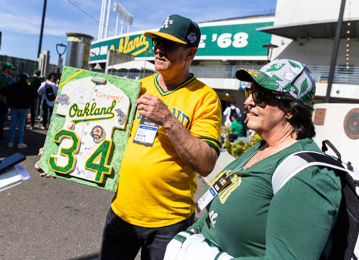 Oakland A's fans angry, sad, bitter about Las Vegas move, Ed Graney, Sports