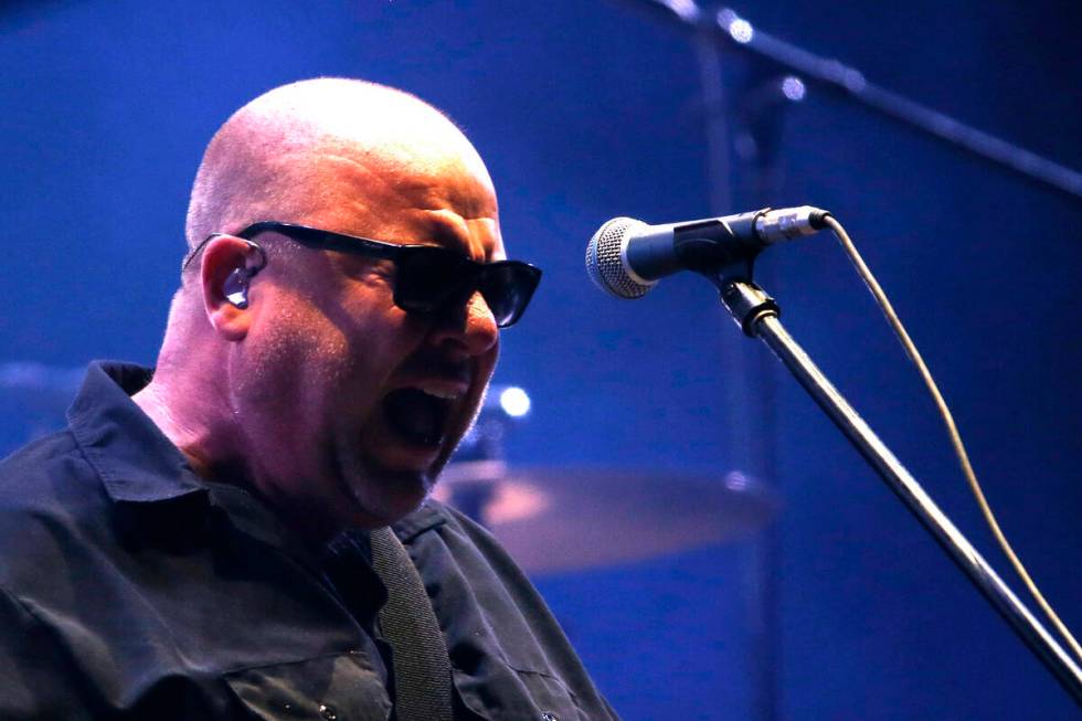 Black Francis of The Pixies tampil bersama band di alun-alun utama Mexico City, The Zocalo, Sa ...