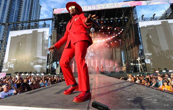 Ne-Yo performs during the Lovers & Friends music festival on Saturday, May 14, 2022, in Las ...