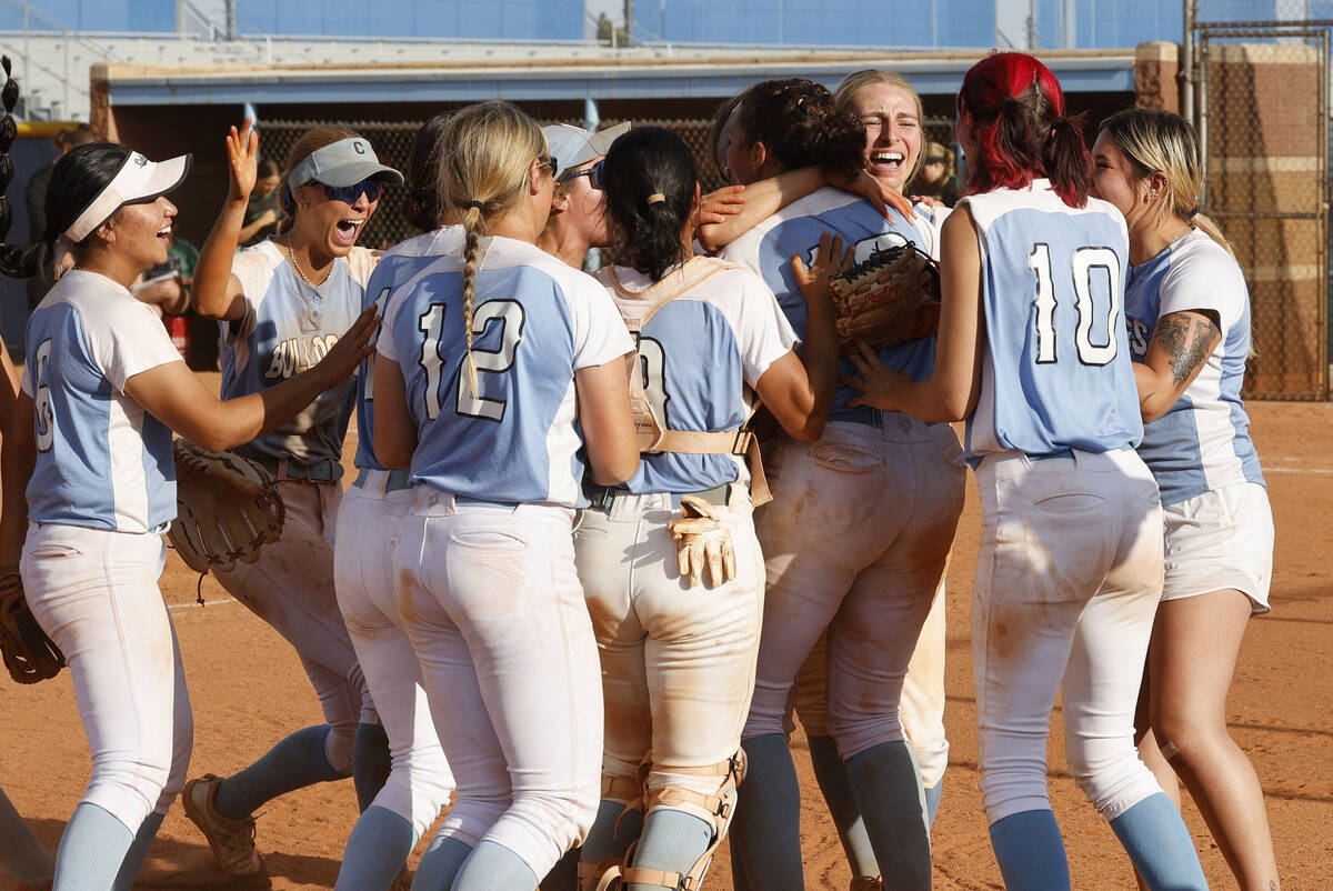 Centennial players celebrate after their 4-2 victory against Palo Verde in the Class 5A South ...