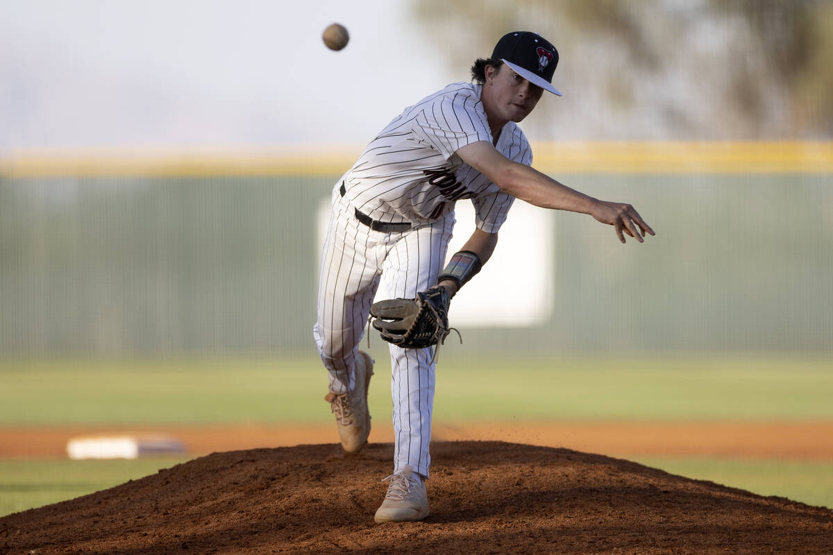 Desert Oasis pitcher Seth Graham-Pippin throws to Basic during a high school Class 5A Southern ...