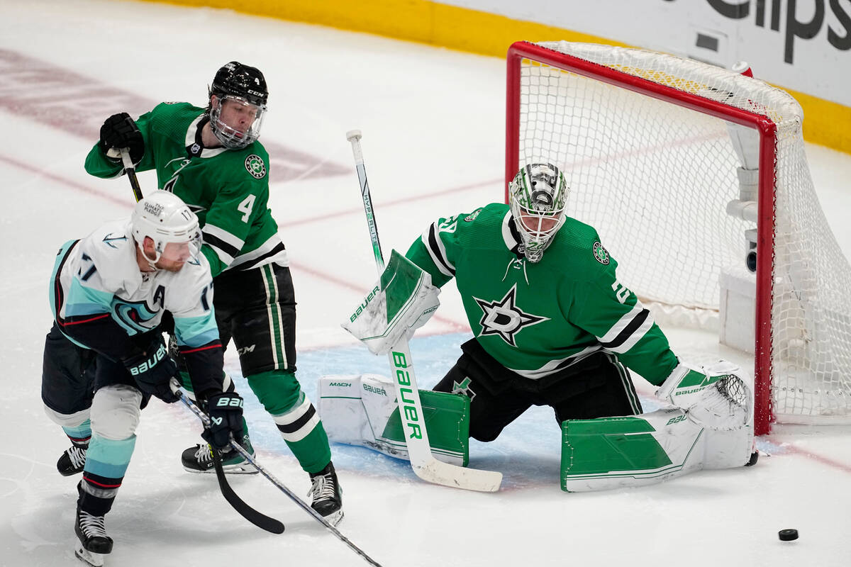 Stars' Heiskanen exits Game 3 vs. Kraken after taking puck to the face