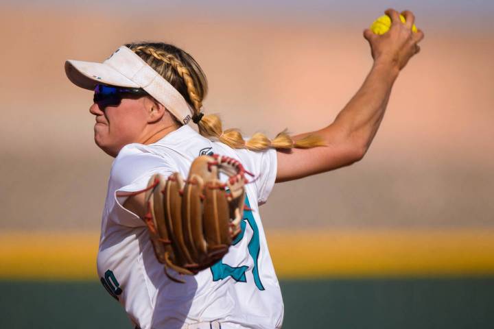 Silverado’s Macy Magdaleno (21) pitches during a girls high school softball game against ...