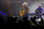 Garth Brooks’ adds 18 dates, to play 45 at the Colosseum