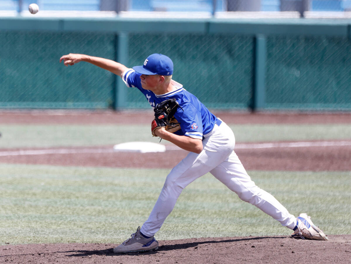 Bishop Gorman's James Whitaker delivers a pitch against Desert Oasis during a Class 5A high sch ...