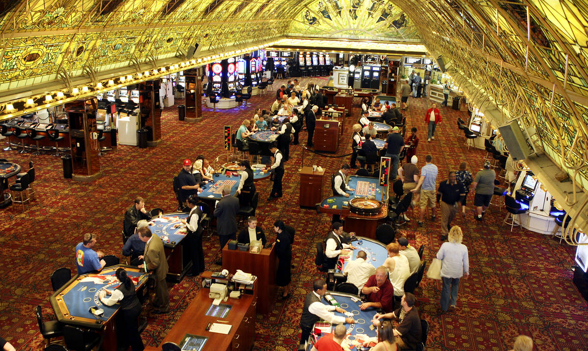 JOHN GURZINSKI/LAS VEGAS REVIEW-JOURNAL The gaming area was busy Tuesday March 24, 2009 at the ...