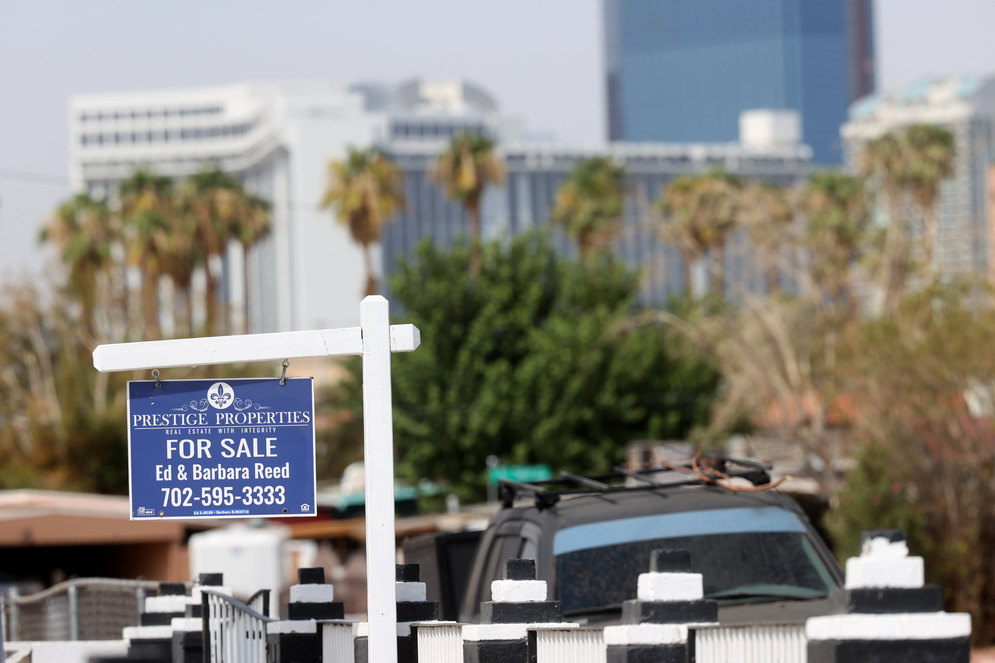 Harga rumah Las Vegas naik, penjualan terus turun