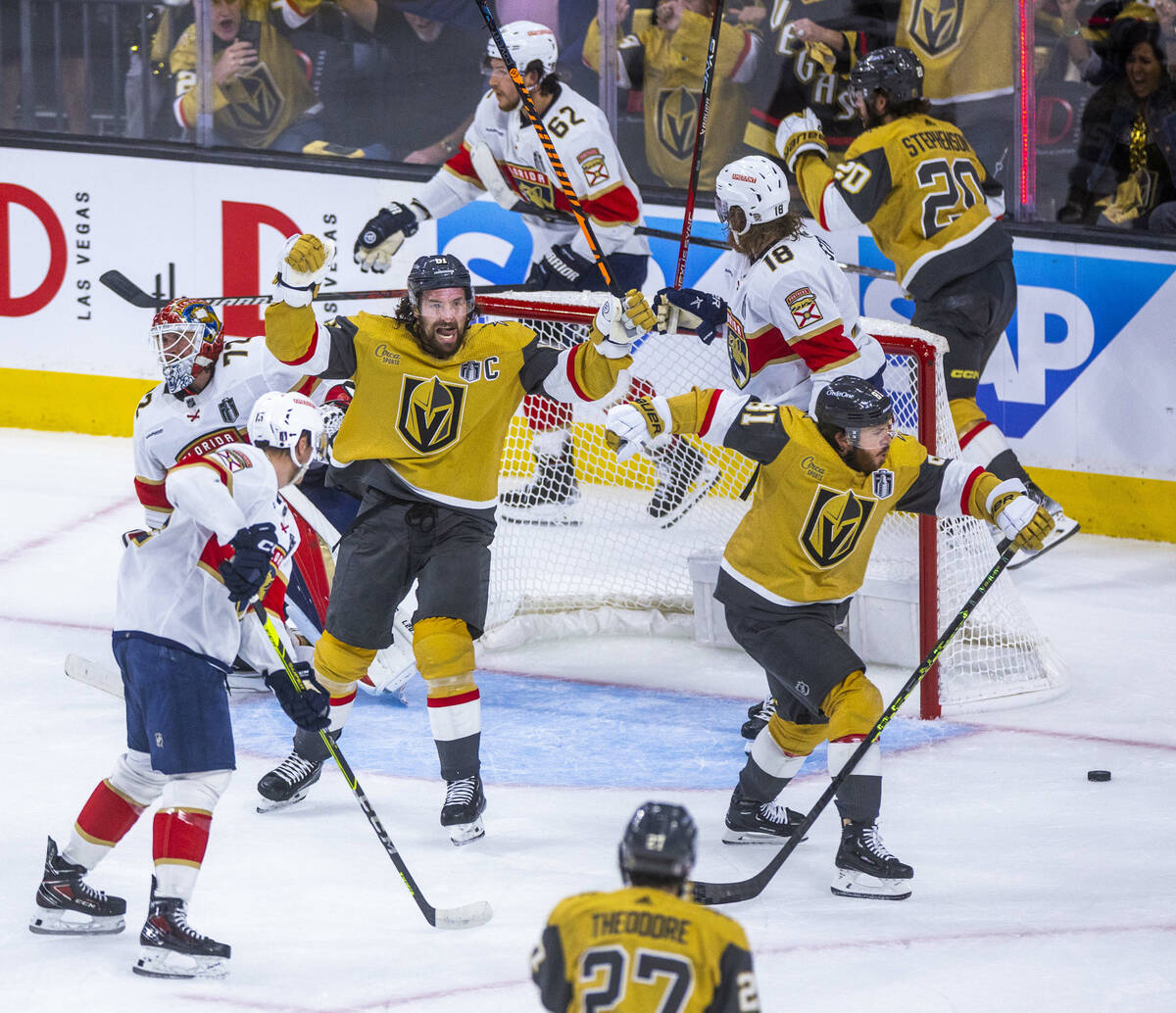 Vegas Golden Knights on X: MARK STONE GIVES THE GOLDEN KNIGHTS A 1-0 LEAD  IN GAME 5 OF THE STANLEY CUP FINAL!!!!!!!!!!!  / X