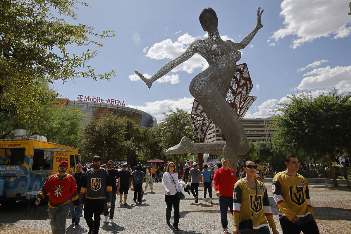 Lady Liberty with VGK Jersey - Las Vegas Weekly