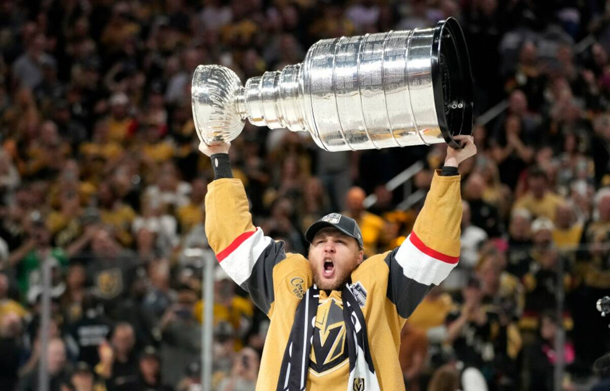The Stanley Cup: Oldest Trophy in Professional Sports in North America -  HubPages